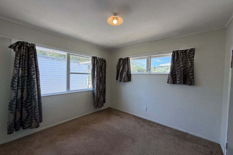 Photo of property in 15 Diana Drive, Glenfield, Auckland, 0627
