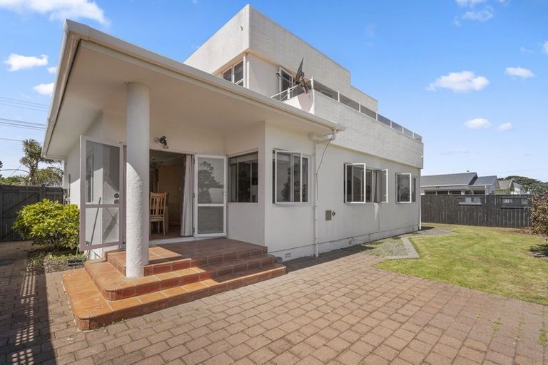 Photo of property in 22 Fox Street, Opunake, 4616