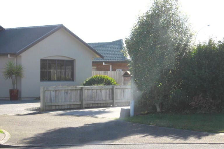 Photo of property in 20 Greenough Place, Rototuna, Hamilton, 3210