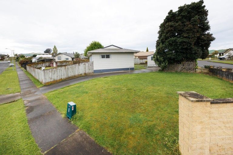 Photo of property in 31 Lydia Place, Kelvin Grove, Palmerston North, 4414