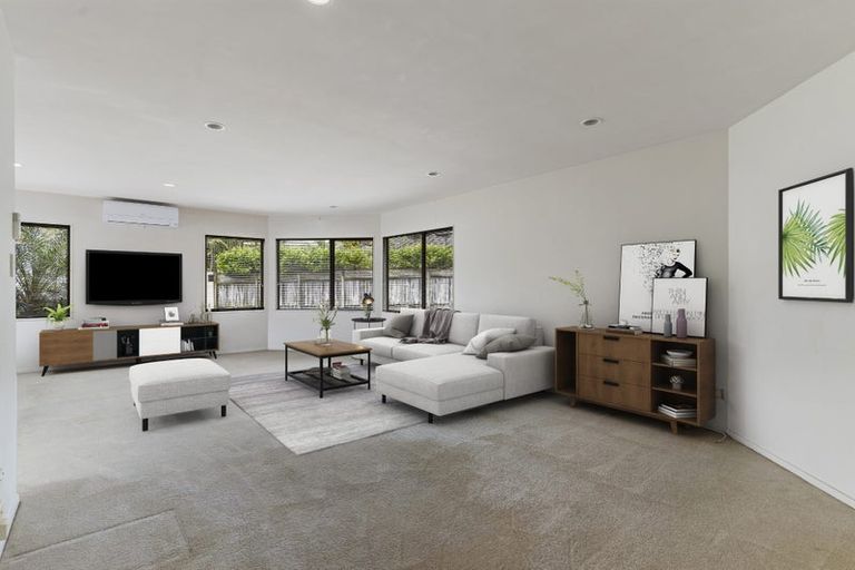 Photo of property in 1/40 Esther Place, Red Beach, 0932