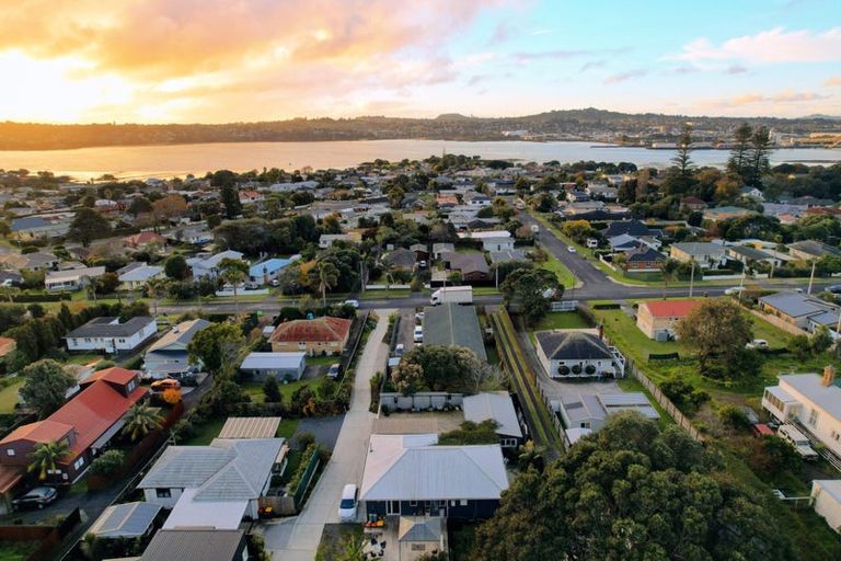 Photo of property in 57a Mcintyre Road, Mangere Bridge, Auckland, 2022