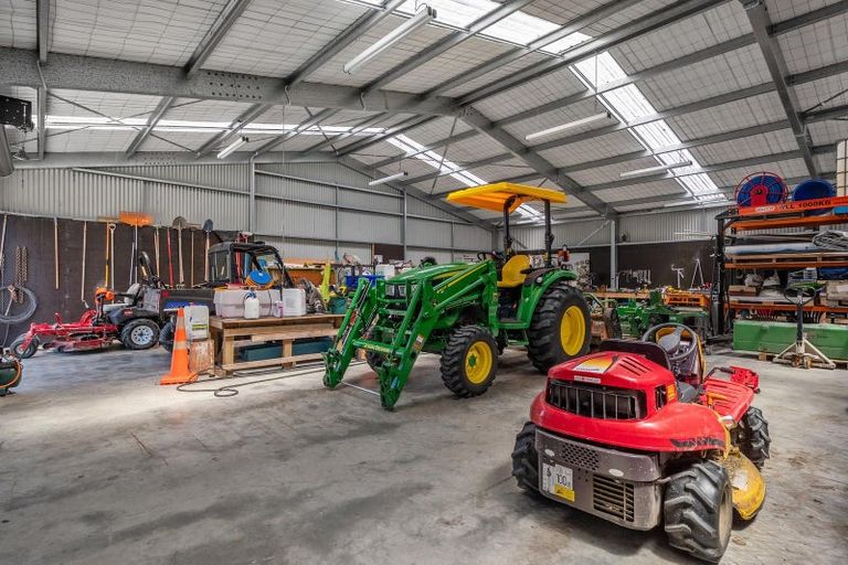 Photo of property in 945 Kahikatea Flat Road, Waitoki, Kaukapakapa, 0871