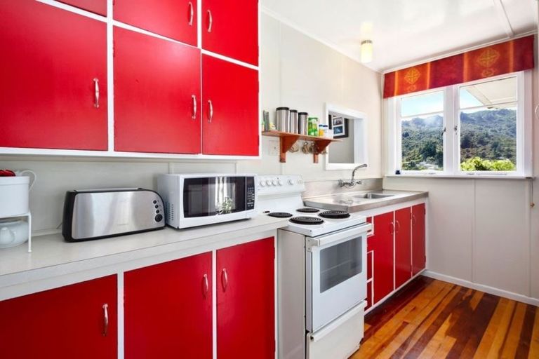 Photo of property in 32a Kopara Grove, Stokes Valley, Lower Hutt, 5019