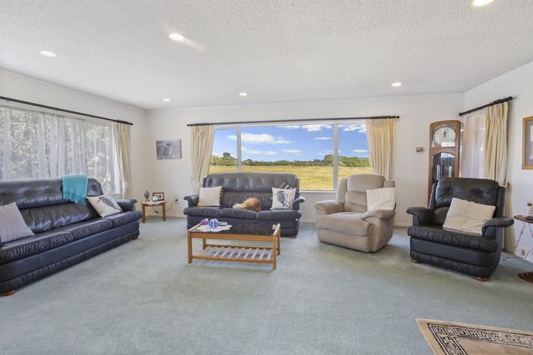 Photo of property in 14 Andes Avenue, Mangere Bridge, Auckland, 2022