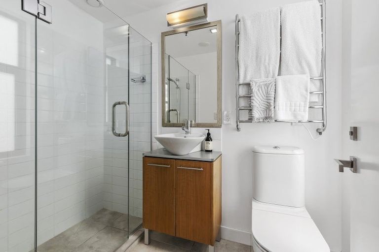 Photo of property in Augusta Apartments, 37/254 Willis Street, Te Aro, Wellington, 6011