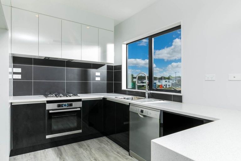 Photo of property in 62 Craigs Way, Hobsonville, Auckland, 0616