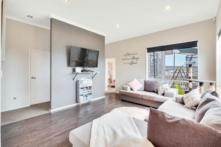 Photo of property in 135 Matua Road, Huapai, Kumeu, 0810