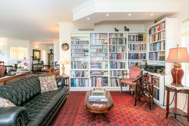 Photo of property in 8 Selwyn Road, Hospital Hill, Napier, 4110