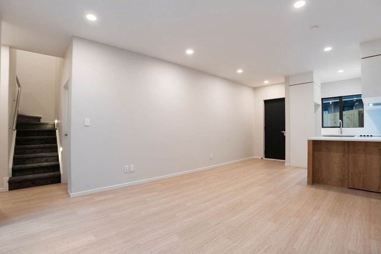 Photo of property in 5c Topliss Drive, Northcross, Auckland, 0632