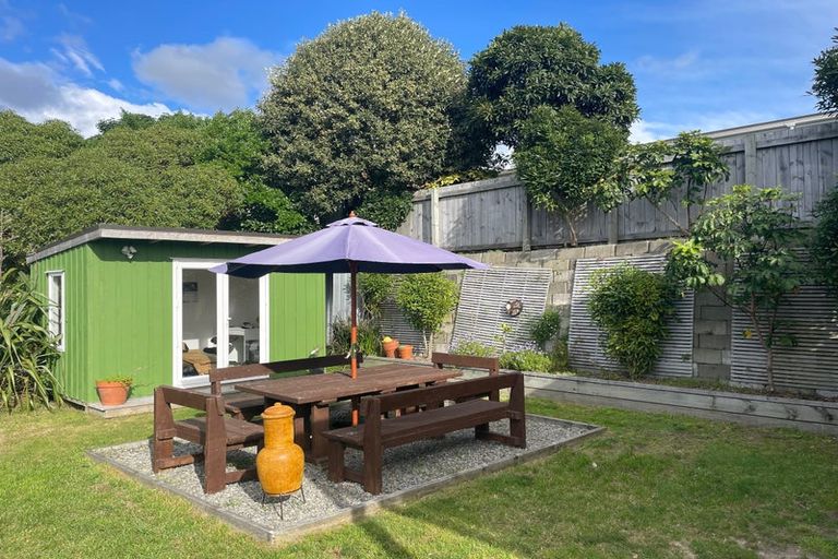 Photo of property in 4 Glen Road, Raumati South, Paraparaumu, 5032