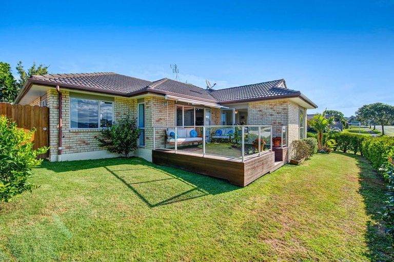 Photo of property in 1 Anchorite Way, Red Beach, 0932