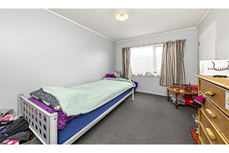Photo of property in 1/21 Solveig Place, Randwick Park, Auckland, 2105