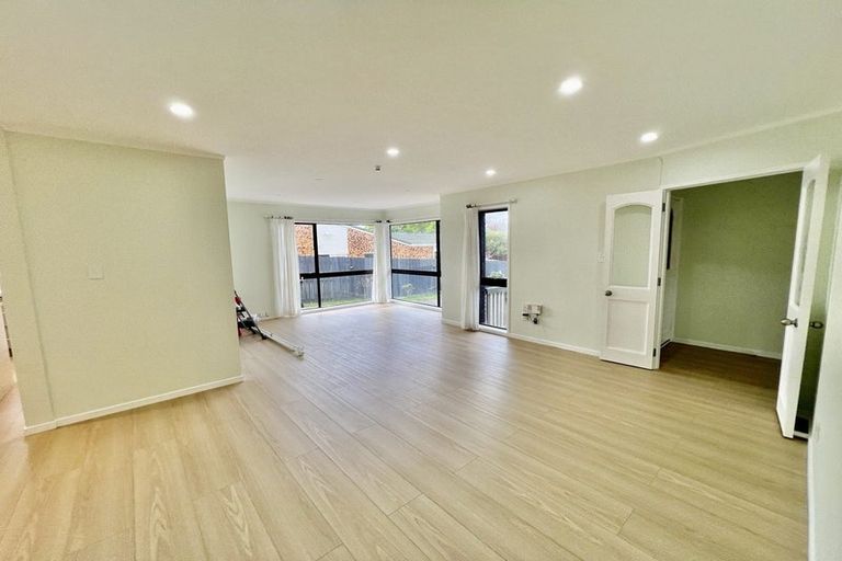 Photo of property in 3 Mimosa Place, Half Moon Bay, Auckland, 2012