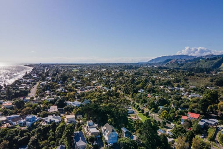 Photo of property in 13 Karekare Road, Raumati South, Paraparaumu, 5032