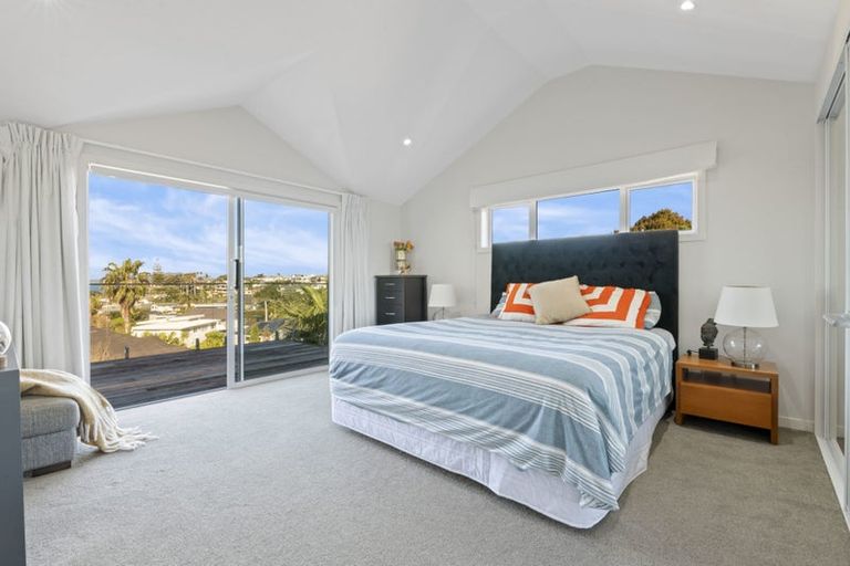 Photo of property in 4/92 Churchill Road, Murrays Bay, Auckland, 0630