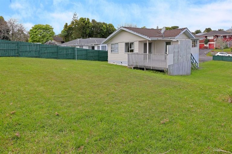 Photo of property in 54 Donovan Avenue, Massey, Auckland, 0614