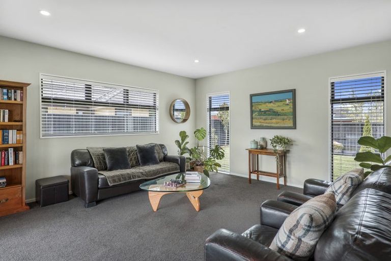 Photo of property in 32 Aidanfield Drive, Aidanfield, Christchurch, 8025