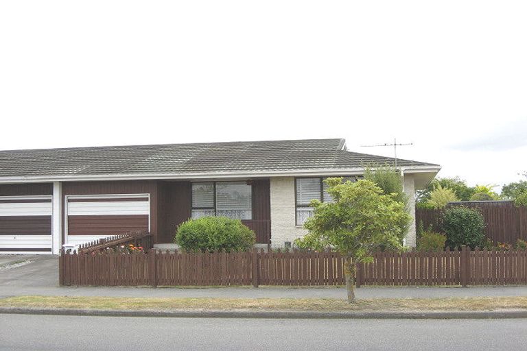Photo of property in 5b Ashwood Street, Parklands, Christchurch, 8083