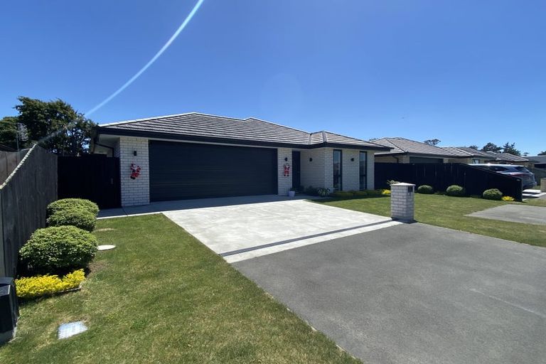 Photo of property in 21 Dalwood Crescent, Rolleston, 7614