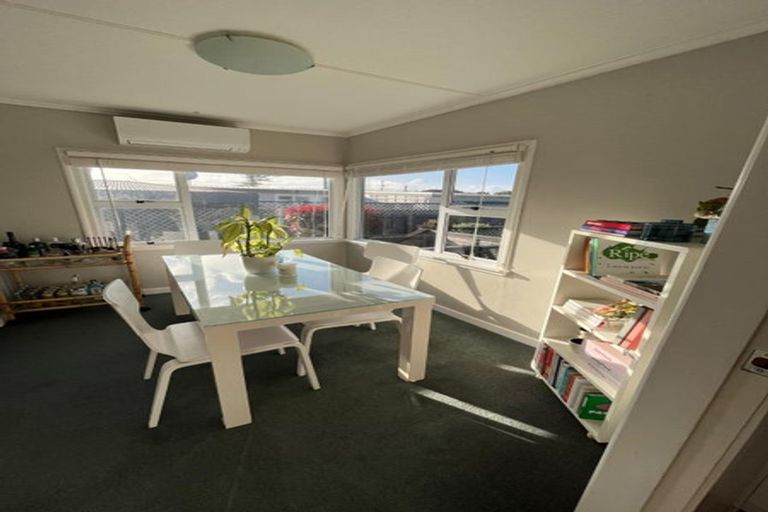 Photo of property in 153 Mangorei Road, Merrilands, New Plymouth, 4312