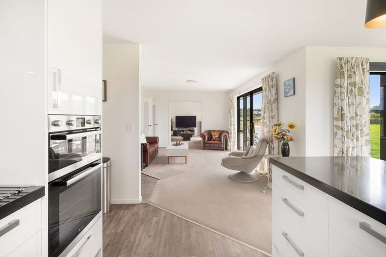 Photo of property in 24 Whitcombe Place, Darfield, 7571