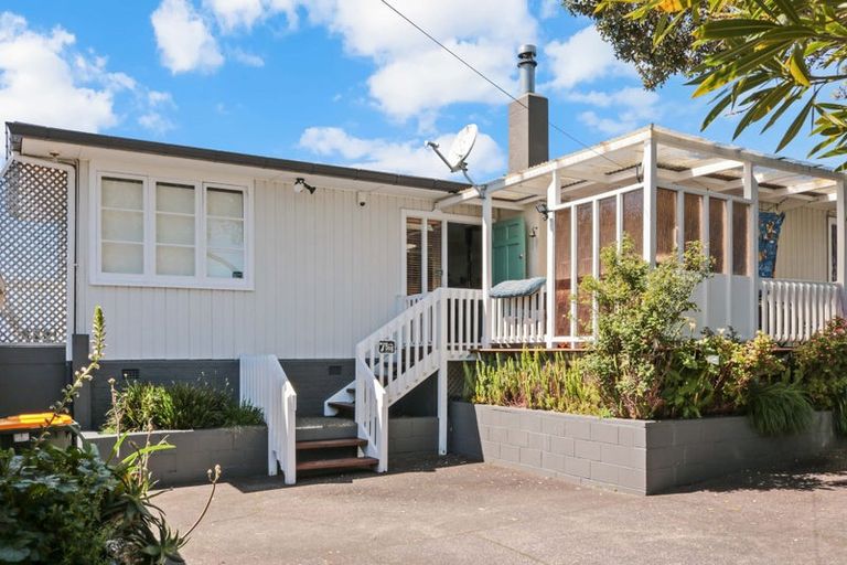 Photo of property in 1 Marewa Street, Te Atatu South, Auckland, 0610