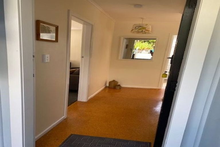 Photo of property in 32 Monaghan Avenue, Karori, Wellington, 6012