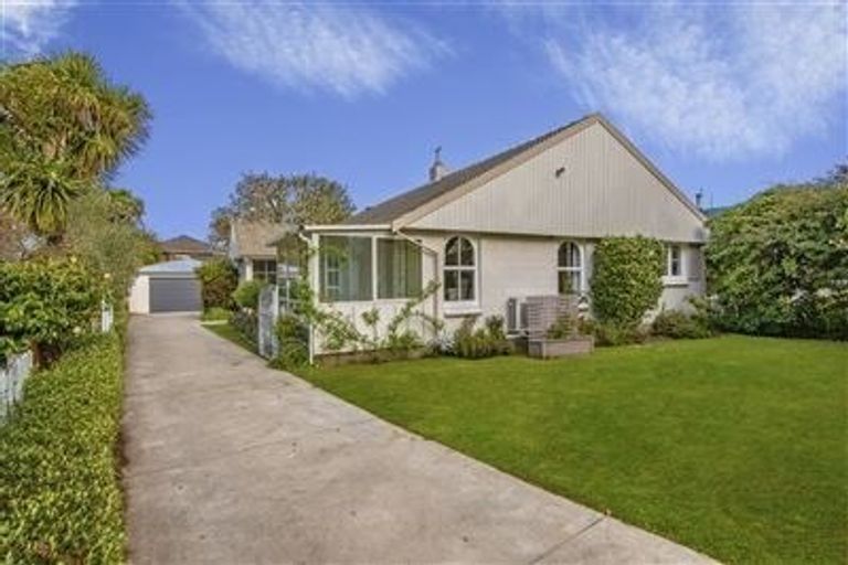 Photo of property in 30 Deepdale Street, Burnside, Christchurch, 8053