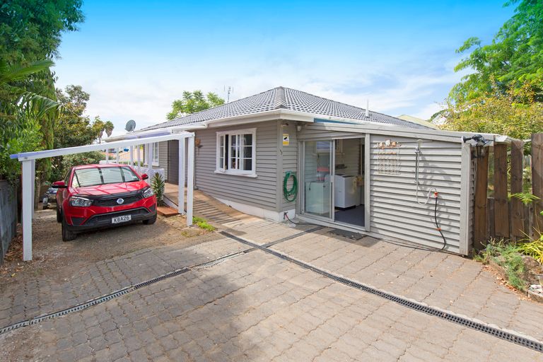 Photo of property in 1/680 Whangaparaoa Road, Stanmore Bay, Whangaparaoa, 0932