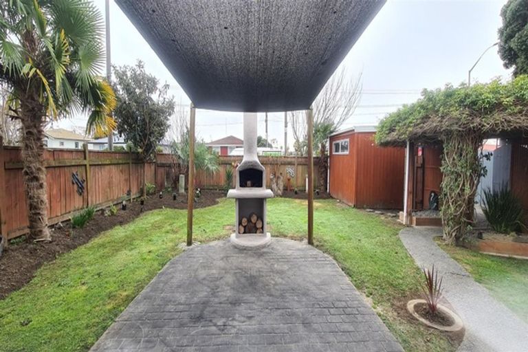 Photo of property in 81 Meeanee Road, Taradale, Napier, 4112