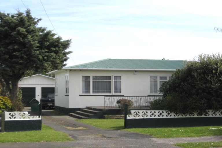 Photo of property in 49 Polson Street, Castlecliff, Whanganui, 4501