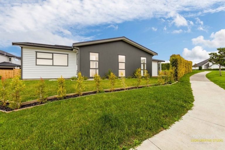 Photo of property in 2 Pommes Way, Silverdale, 0932