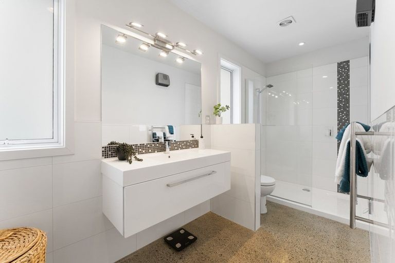 Photo of property in 46 Resolution Drive, Whitby, Porirua, 5024