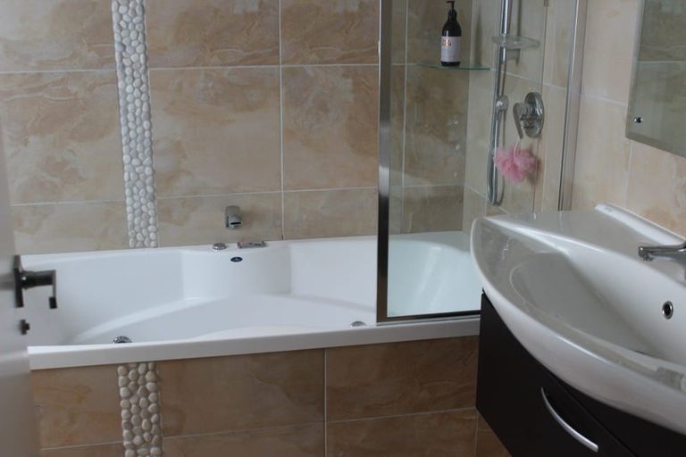 Photo of property in 7a Bay Lair Grove, Island Bay, Wellington, 6023