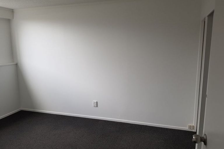 Photo of property in 28-28b Jane Grove, Paparangi, Wellington, 6037