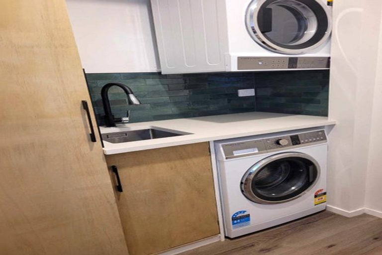 Photo of property in 38 Holiday Road, Stanmore Bay, Whangaparaoa, 0932