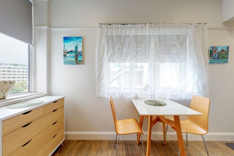 Photo of property in Fountain Court, 2/48 Oriental Parade, Oriental Bay, Wellington, 6011