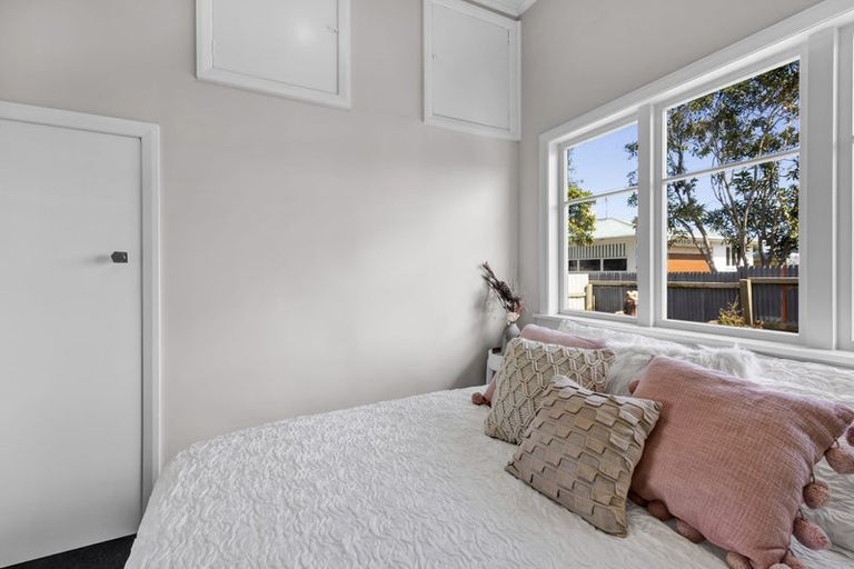 Photo of property in 35 Gladstone Street, Hawera, 4610