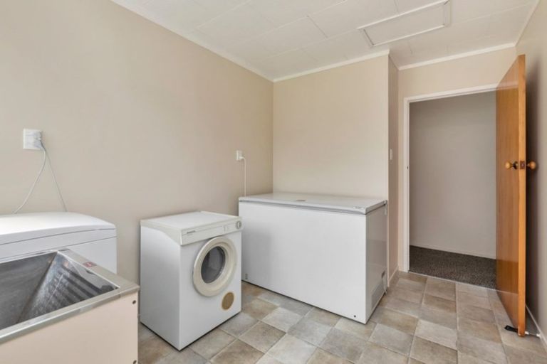 Photo of property in 18 Marohemo Road, Maungaturoto, 0583