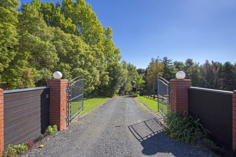 Photo of property in 80 Clifton Road, Whitford, Howick, 2571