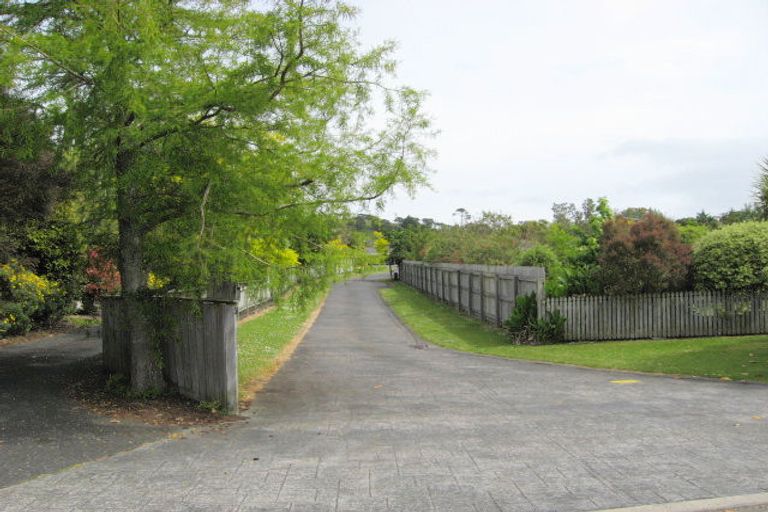 Photo of property in 30 Rosella Grove, Waimauku, 0812