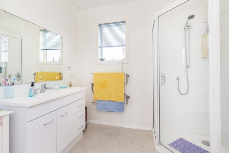 Photo of property in 130 Bedford Street, Cannons Creek, Porirua, 5024