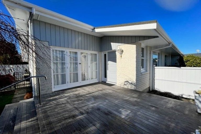 Photo of property in 48a Queens Grove, Hutt Central, Lower Hutt, 5010