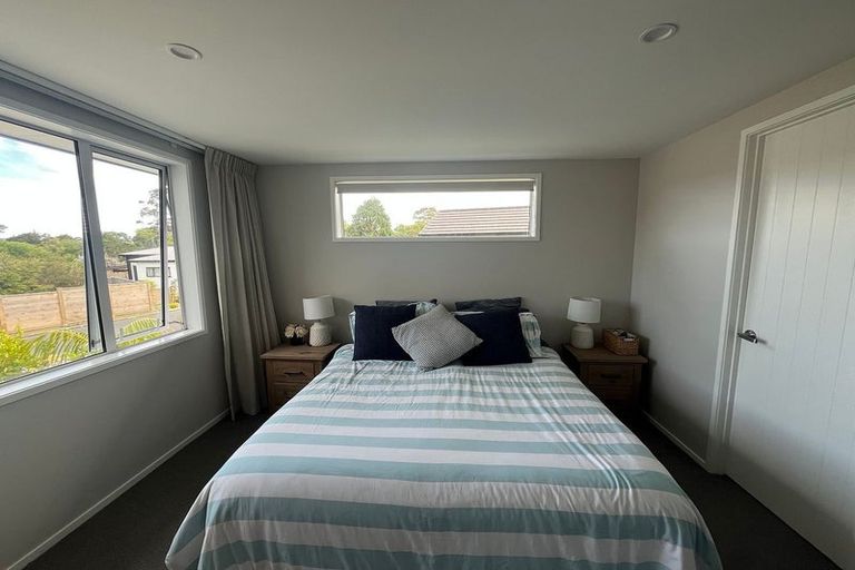 Photo of property in 13 Odlin Lane, Red Beach, 0932