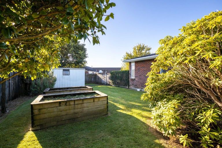 Photo of property in 3a Kinross Drive, Merrilands, New Plymouth, 4312