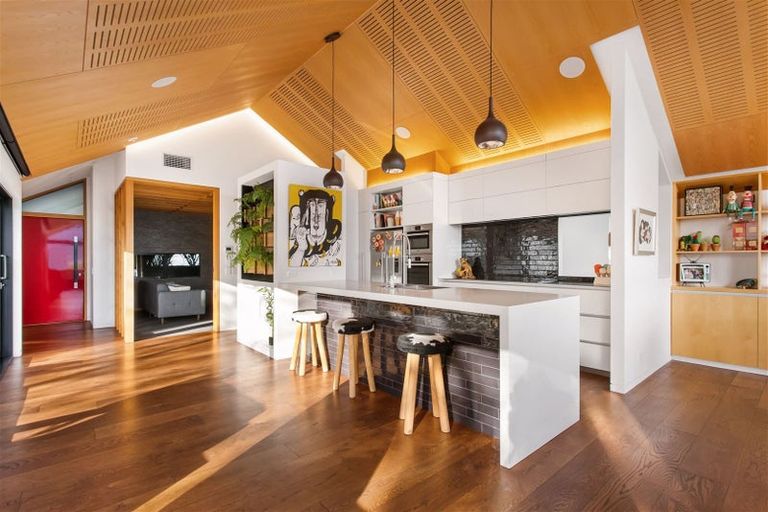 Photo of property in 2 Hammerton Lane, Heathcote Valley, Christchurch, 8022