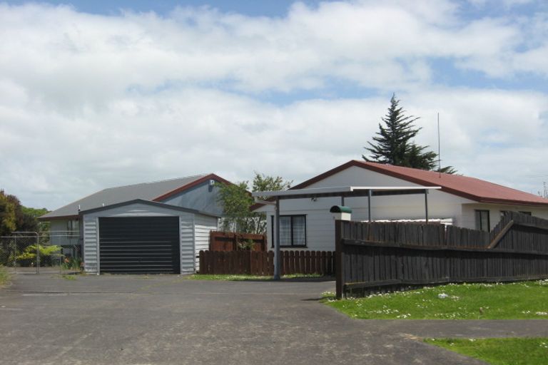 Photo of property in 2/24 Kopara Place, Clendon Park, Auckland, 2103