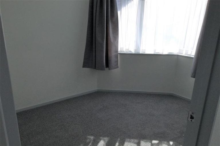 Photo of property in 4 Euclid Street, Vogeltown, New Plymouth, 4310