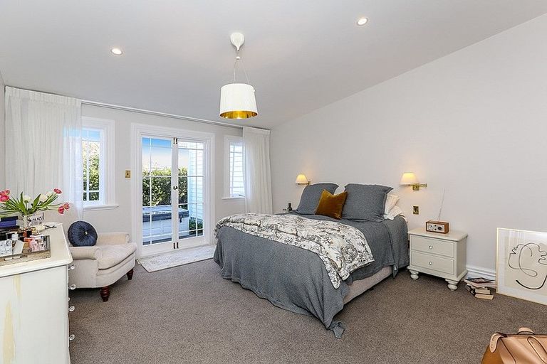 Photo of property in 16 Shortland Street, Lower Vogeltown, New Plymouth, 4310